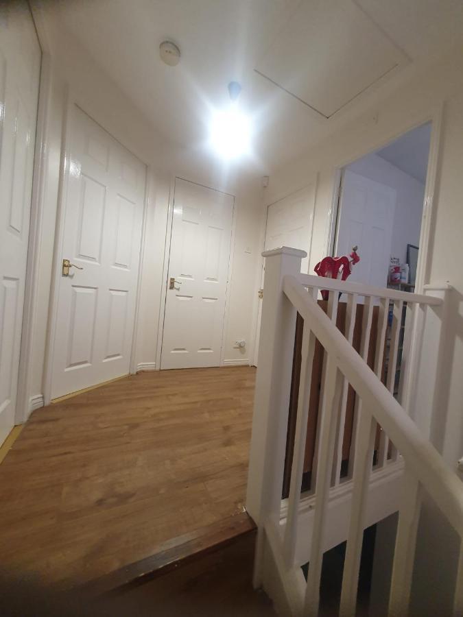 Double Size And Single Room In Barking Barking  Exterior photo