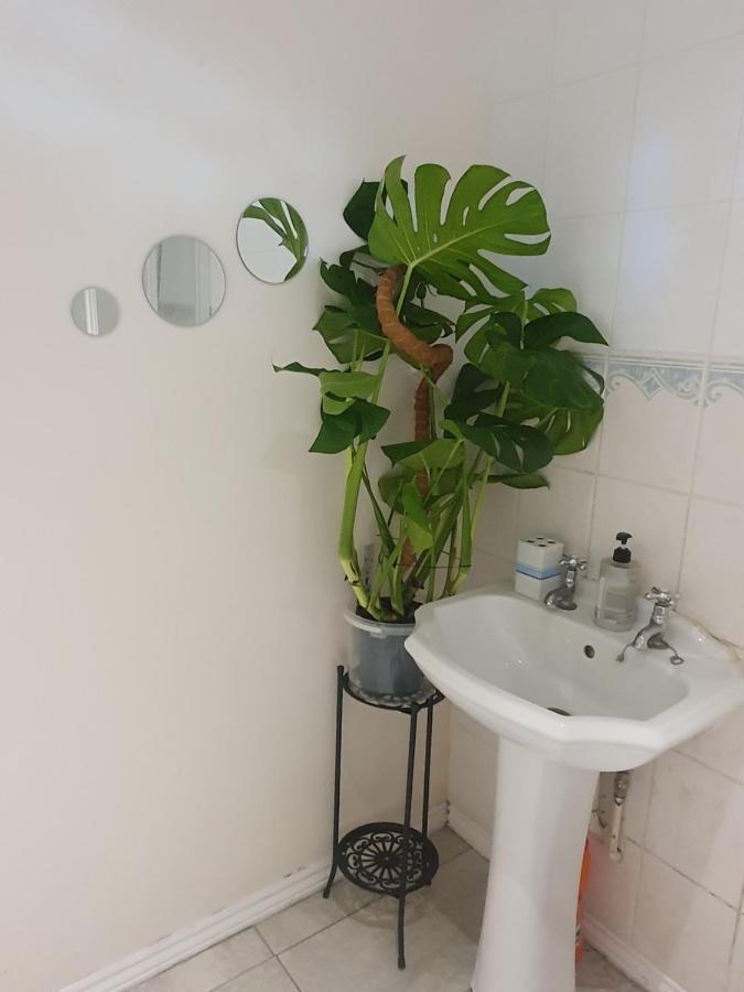 Double Size And Single Room In Barking Barking  Exterior photo