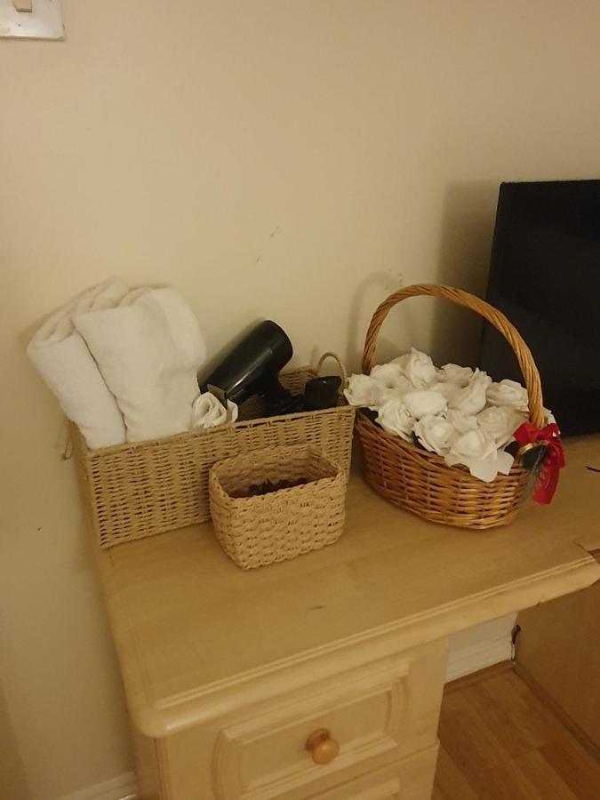 Double Size And Single Room In Barking Barking  Exterior photo