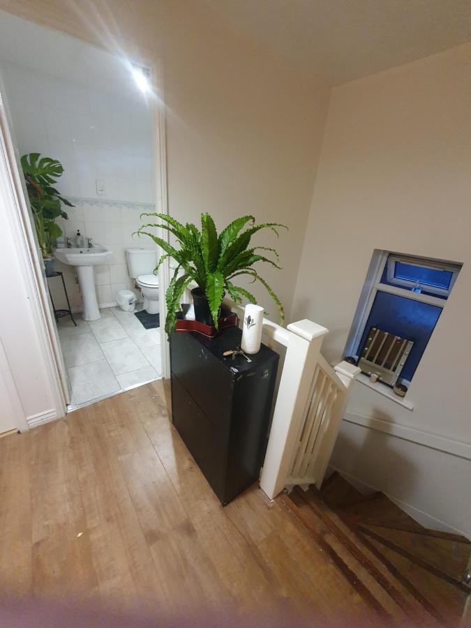 Double Size And Single Room In Barking Barking  Exterior photo