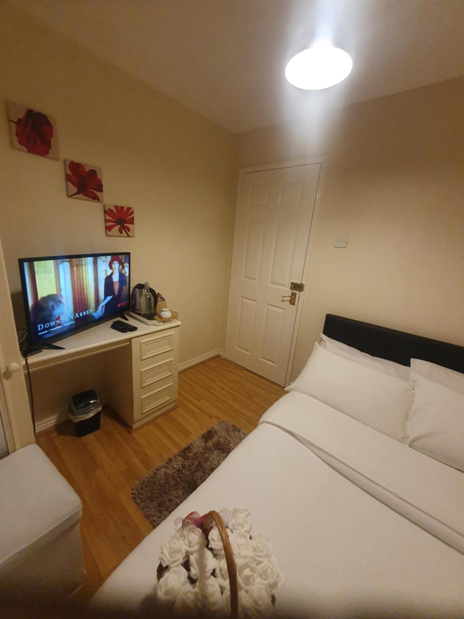 Double Size And Single Room In Barking Barking  Exterior photo