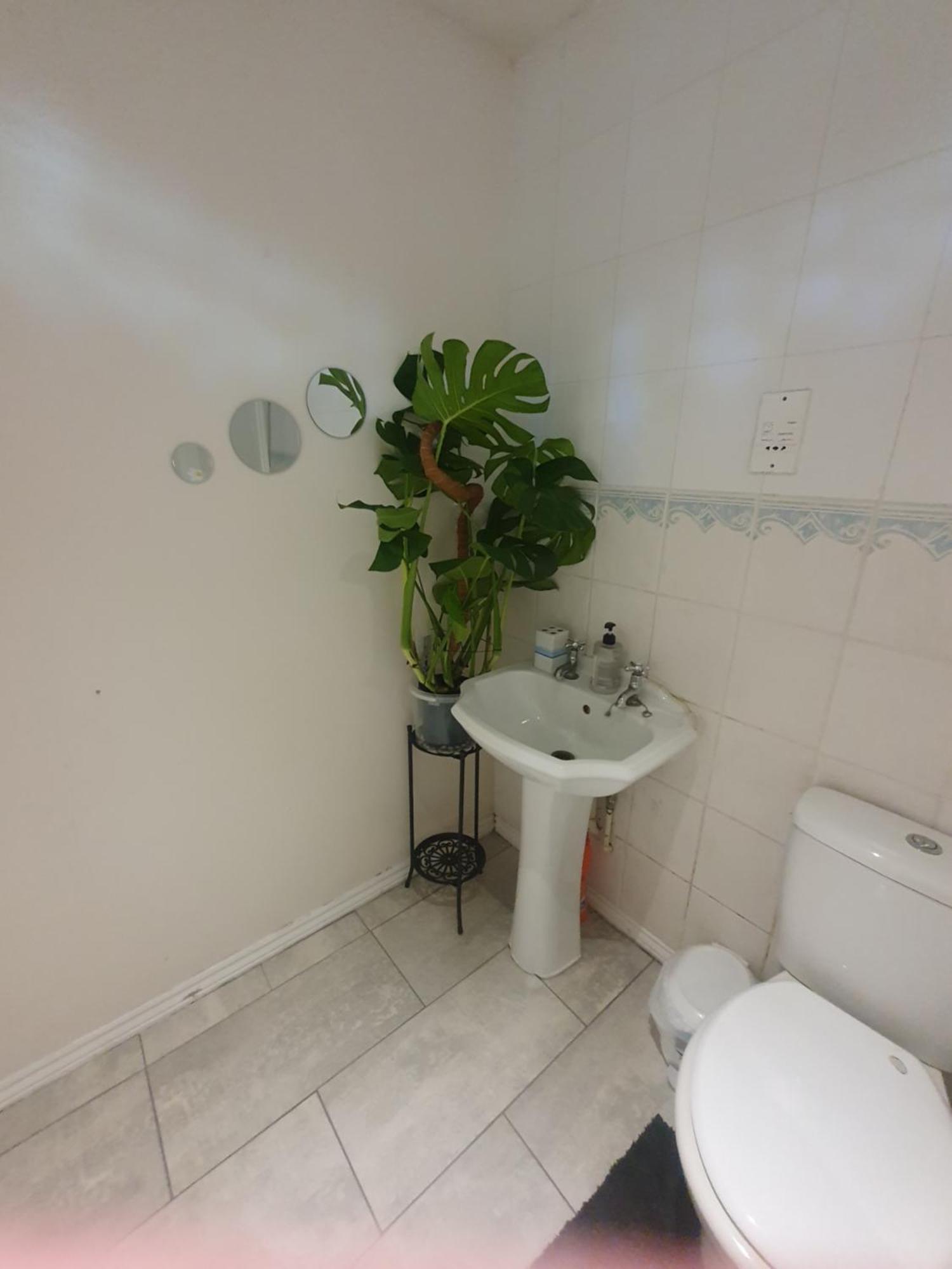 Double Size And Single Room In Barking Barking  Exterior photo